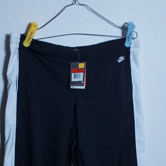 Nike NikeFit Dri-Fit Womens Large Black & White Athletic Capri Workout Pants - Picture 3 of 8